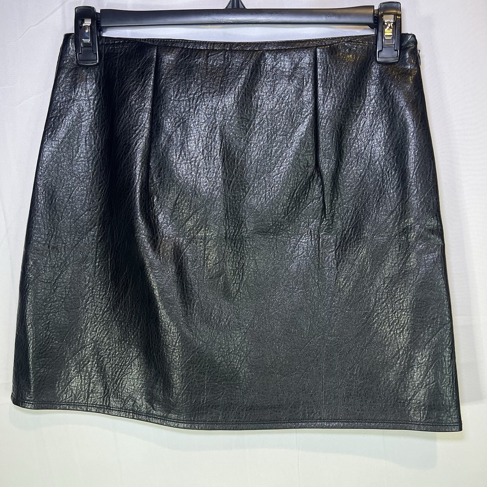 Old Navy Womens Medium Black Faux Leather Mini Skirt Y2K Chic Clubwear Vamp Goth